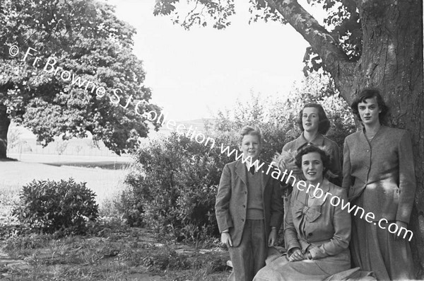 GLIN CASTLE GROUP IN RAIN DESMOND (K OF GLIN) FIELDA RACHEL AND MADAME FITZGERALD